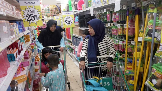 Ilustrasi belanja di supermarket. Foto: Fanny Kusumawardhani/kumparan
