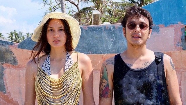 Nadine Chandrawinata dan Dimas Anggara ketika berlibur ke Boracay, Filipina Foto: Instagram/@nadinelist