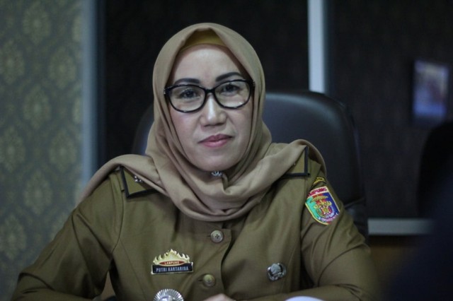 Kepala UPTD Pendapatan Bapenda Provinsi Lampung, Putri Kartarina saat ditemui Lampung Geh, Senin (24/6) | Foto : Dimas Prasetyo/Lampung Geh