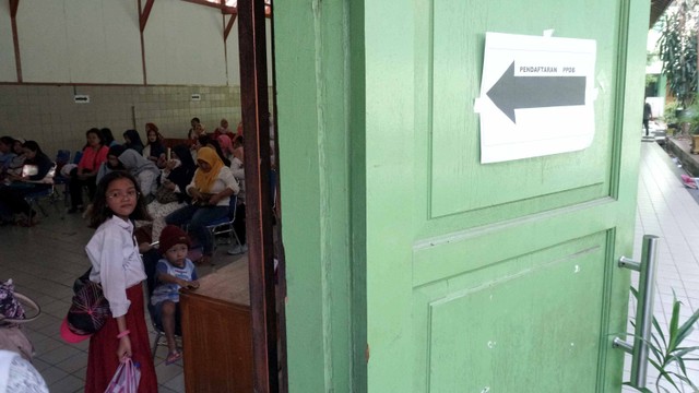 Suasana pendaftaran PPDB di SMP Negeri 1 Jakarta, Senin (24/6/2019). Foto: Helmi Afandi/kumparan