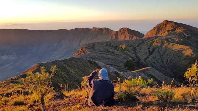Bibir kaldera Tambora sebelah timur. Foto: Info Dompu