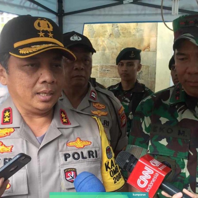 Kapolda Metro Jaya Irjen Pol Gatot Eddy Pramono (kiri) dan Pangdam Jaya Mayjen Eko Margiyono di KPU RI, Jakarta Pusat, Selasa (25/6). Foto: Ferry Fadhlurrahman/kumparan
