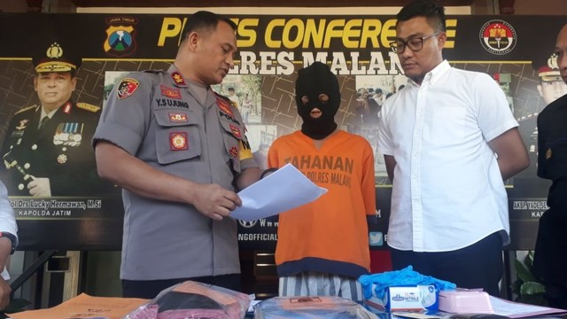 Kapolres Malang, AKBP Yade Setiawan Ujung dan tersangka FS.(foto: Humas Polres Malang).