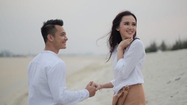 Eza Gionino dan istri, Meiza Aulia Foto: Instagram @ezagio