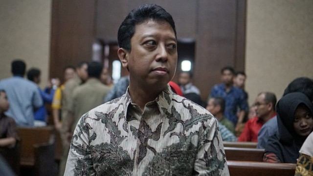 Mantan Ketua Umum PPP Romahurmuziy di Pengadilan Tipikor, Jakarta, Rabu (26/6). Foto: Iqbal FIrdaus/kumparan