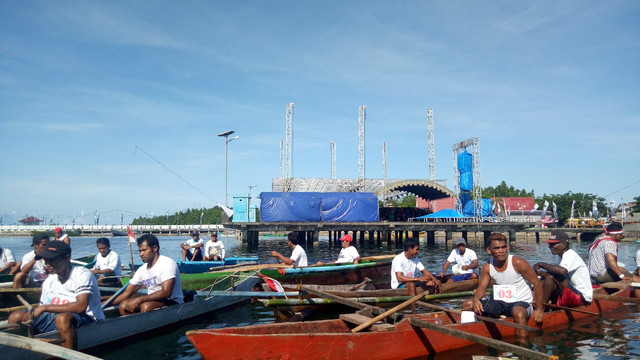 Para peserta usai lomba sedang menunggu pengumuman juara. Foto: Rajif Duchlun/cermat