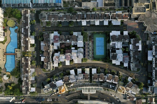 Foto udara suasana perumahan yang berada di atas mal Thamrin City, Jakarta, Rabu (26/6). Foto: ANTARA FOTO/Nova Wahyudi