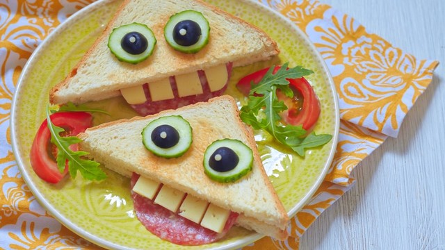 Sandwich monster isi salami Foto: Shutterstock