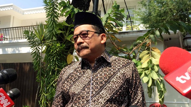 Wakil ketua umum MUI Zainut Tauhid di Kediaman Ma’ruf Amin. Foto: Ferry Fadhlurrahman/kumparan