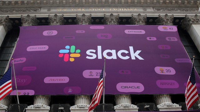 Ilustrasi aplikasi Slack. Foto: REUTERS/Brendan McDermid
