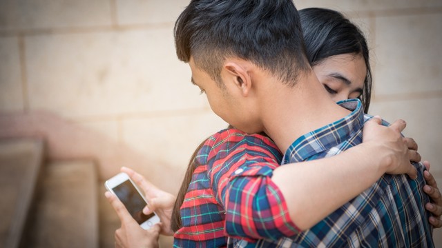 Ilustrasi selingkuh. Foto: Shutter Stock