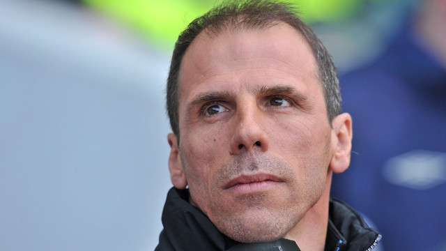 Mantan asisten Maurizio Sarri, Gianfranco Zola. Foto: LEON NEAL / AFP