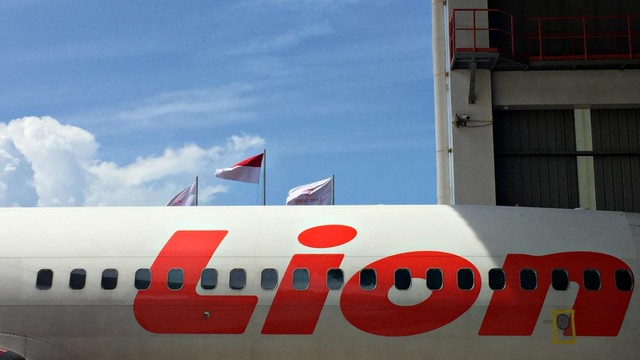 Pesawat-pesawat milik Lion Air Group yang sedang dicek dan diperbaiki di Hangar Batam Aero Technic (BAT), Batam. Foto: Ema Fitriyani/kumparan