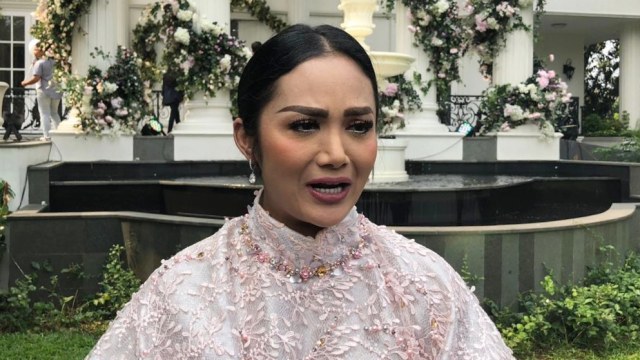 Krisdayanti di acara ulang tahun Rina Gunawan. Foto: Sarah Yulianti Purnama/kumparan