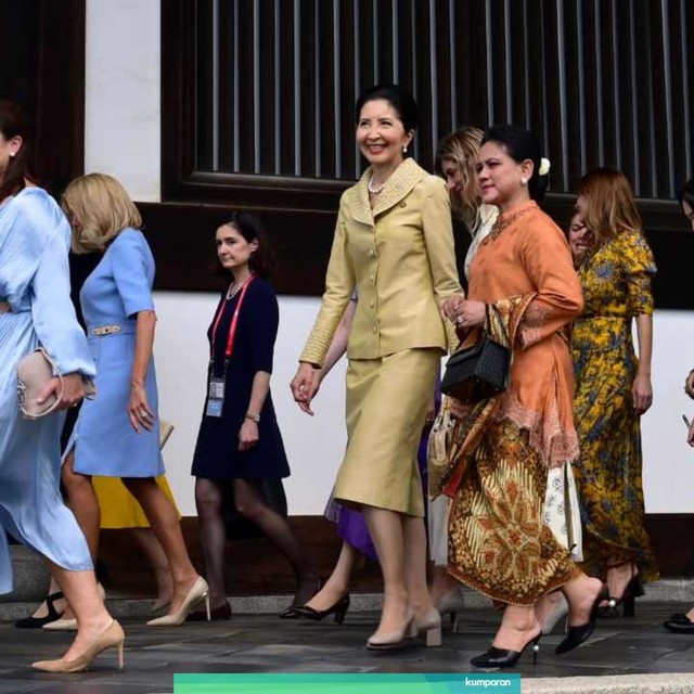 Ibu Iriana Joko Widodo bersama pendamping pemimpin negara G20  di Kyoto, Jepang. Foto: Dok. Muchlis Jr - Biro Pers Sekretriat Presiden