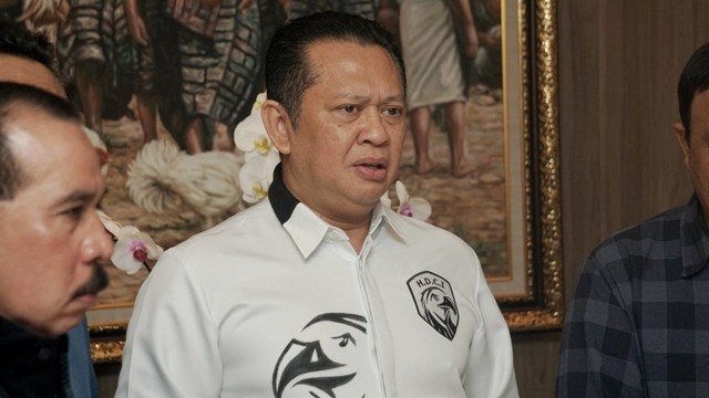 Sejumlah Anggota DPD memberikan dukungan kepada Bambang Soesatyo untuk maju sebagai ketua umum Golkar di Jakarta, Sabtu (29/6/2019). Foto: Irfan Adi Saputra/kumparan