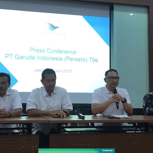 Konferensi pers Garuda Indonesia terkait sanksi laporan keuangan perusahaan di Kebon Sirih, Jakarta. Foto: Ema Fitriyani/kumparan