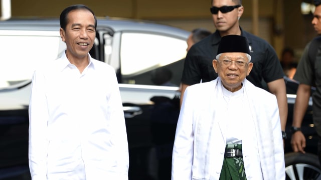 Pasangan Calon Presiden dan Calon Wakil Presiden nomor urut 01 Joko Widodo dan K.H. Ma'ruf Amin (kanan) tiba di kantor KPU, Jakarta, Minggu (30/6). Foto: ANTARA FOTO/Nova Wahyudi