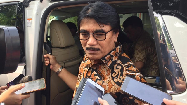 Adhyaksa Dault di Rumah Dinas Ketua DPRD DKI Prasetio Edi, Jakarta Pusat, Senin (01/07). Foto: Ferry Fadhlurrahman/kumparan