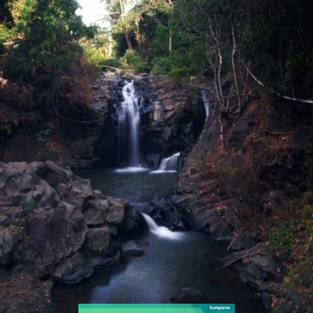 Air terjun Tiu Pituq, Lombok Utara. Foto: ANTARA FOTO/Riza Fahriza