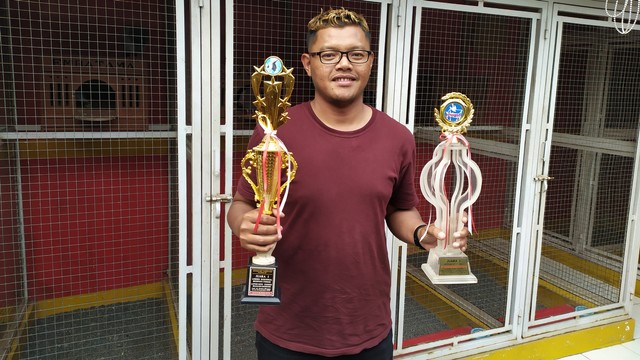 Aristyo Setiawan (32), Pria yang menjual burung merpati berwarna kelabu dengan harga Rp 1 miliar kepada rekannya. Foto: Rachmadi Rasyad/kumparan