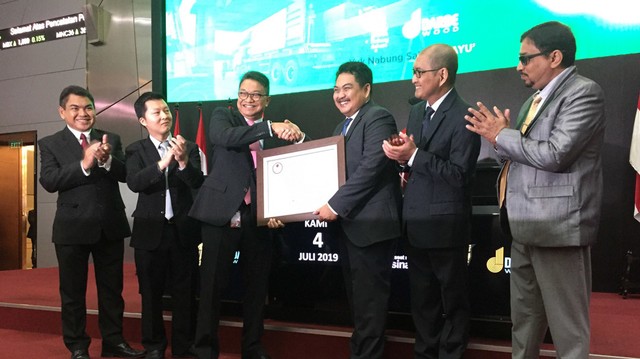 PT Indonesian Tobacco Tbk dan PT Darmi Bersaudara Tbk resmi mencatatkan saham perdana di Bursa Efek Indonesia (BEI). Foto: Selfy Sandra Momongan/kumparan