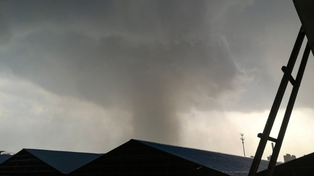 Ilustrasi tornado China. Foto: AFP/STR