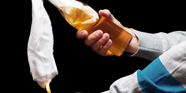 Ilustrasi Bom Molotov. Foto: Getty Images