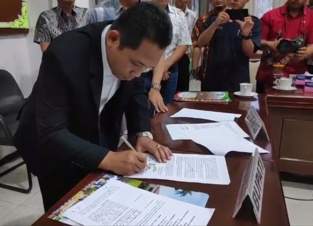 Bupati Lumajang Resmi Tutup Timbangan Pasir “Nakal”