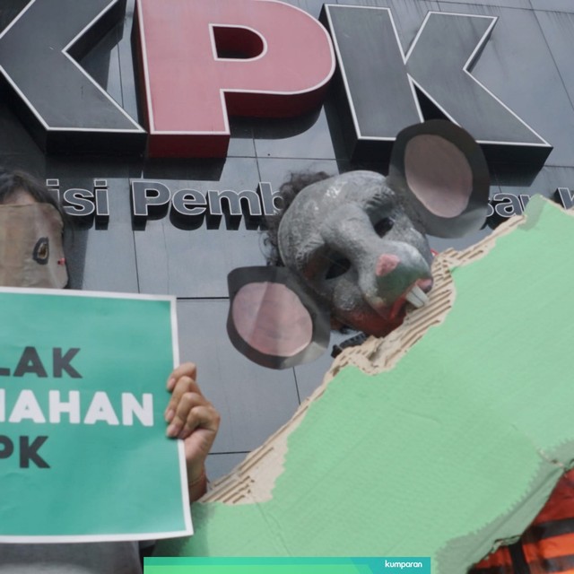 Aksi masyarakat sipil di depan Gedung KPK, Jumat (5/7). Foto: Helmi Afandi Abdullah/kumparan