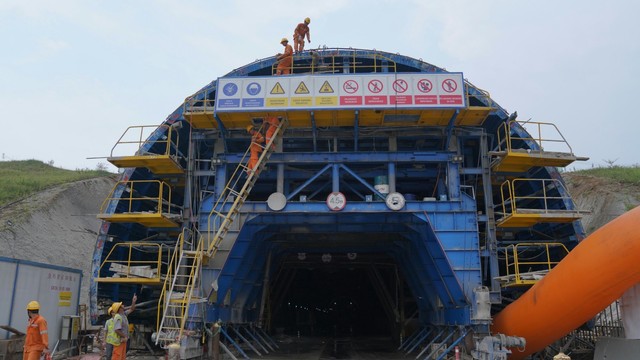 Pembangunan terowongan kereta cepat Jakarta-Bandung yang dilakukan PT KCIC. Foto: Dok. PT KCIC