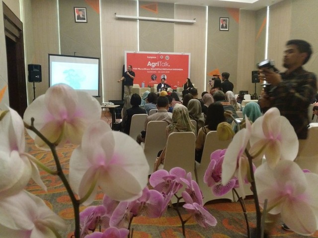 Para Peserta Mendengarpan Paparan Edison Tobing dari Tanihub (Foto Ali)