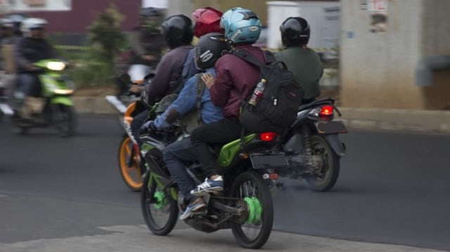 Ilustrasi motor modifikasi ban cacing. Foto: Dok. Istimewa