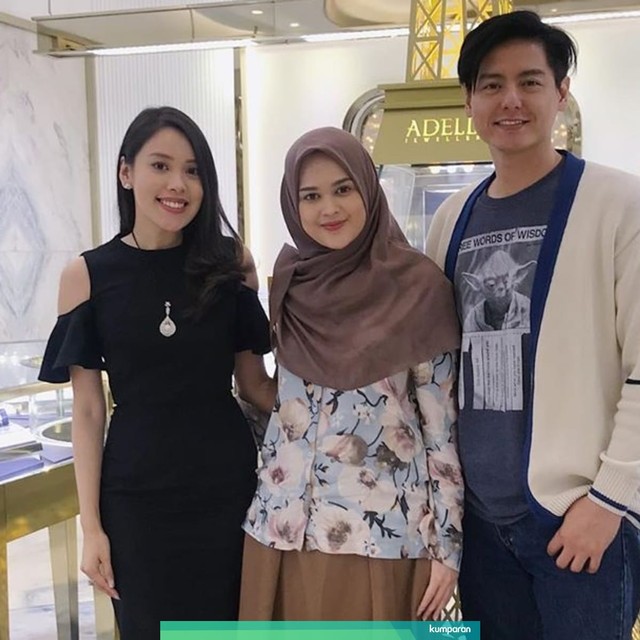 Cut Meyriska (tengah) dan Roger Danuarta (kanan). Foto: Instagram @lianapow