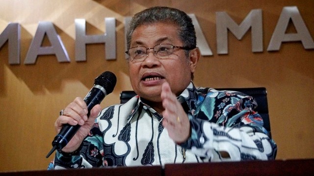 Juru Bicara MA, Andi Samsan Nganro saat konferensi pers tentang putusan PK Baiq Nuril. Foto: Irfan Adi Saputra/kumparan