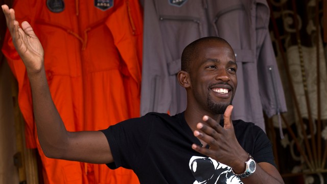 Mandla Maseko calon astronaut pertama Afrika. Foto: AFP/ALEXANDER JOE