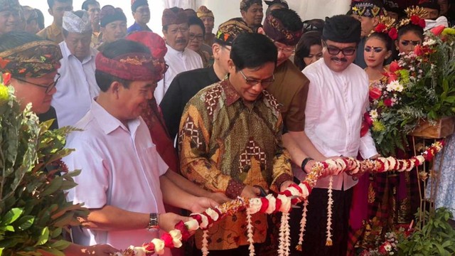 Peresmian rumah potong hewan unggas modern di Bali milik Charoen Pokphand Indonesia, Selasa (9/7). Foto: Dok. Charoen Pokphand Indonesia