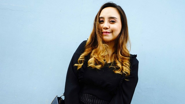 Anak Sunan Kalijaga, Salmafina Sunan saat ditemui wartawan seusai mengisi acara di studio Trans Tv, Jakarta Selatan, Rabu, (9/7). Foto: Ronny