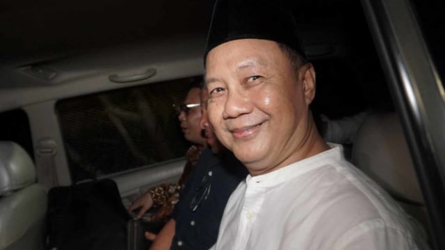 Eks Kepala Badan Penyehatan Perbankan Nasional (BPPN), Syafruddin Arsyad Temenggung, usai keluar dari rutan KPK, Selasa (9/7). Foto: Fanny Kusumawardhani/kumparan