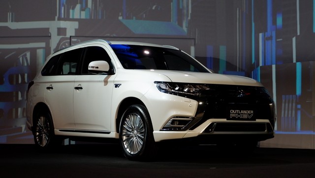 Mitsubishi Outlander PHEV Foto: Aditya Pratama Niagara/kumparan