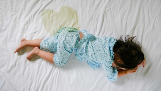 Ilustrasi Anak Mengompol, najis hukmiyah. Foto: Shutterstock