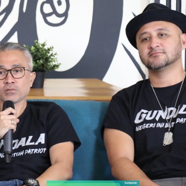 Pemeran film Gundala Lukman Sardi (kiri) dan Aqi Singgih saat berkunjung ke kantor kumparan. Foto: Dicky Adam Sidiq/kumparan