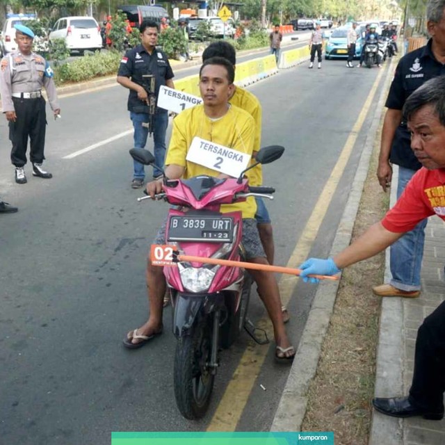 Suasana rekonstruksi kasus pembunuhan Hilarius di Ancol, Jakarta, Jumat (12/7). Foto: Irfan Adi Saputra/kumparan