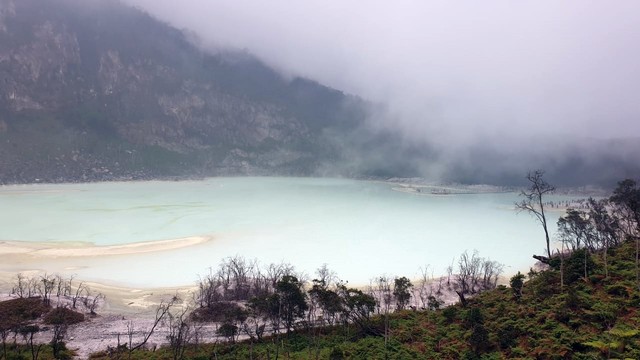 Pemandangan Kawah Putih Foto: Prameshwari Sugiri/kumparan