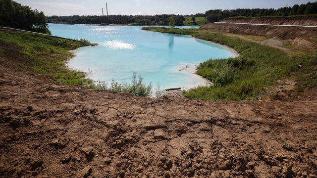 Danau pembuangan limbah, di Novosibirsk, Siberia, Rusia. Foto: AFP/Rostislav Netisov
