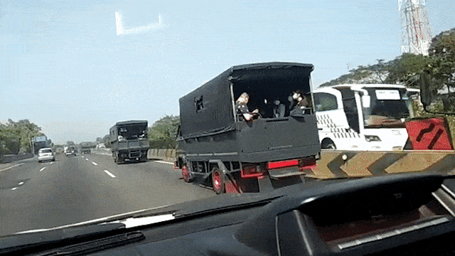 Hoaks mobil TNI angkut warga Tionghoa Foto: dok. Istimewa