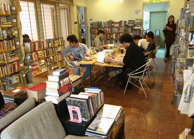 Suasana cozy di dalam Kineruku. (Foto: twitter.com/kineruku)