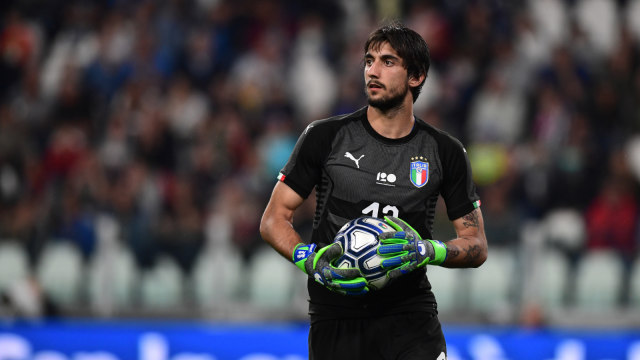 Mattia Perin bersama Timnas Italia. Foto: AFP/Miguel Medina