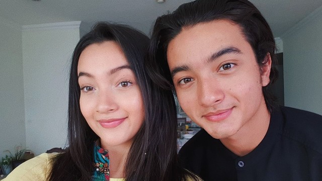 Adik-Kakak pesinetron Megan dan Bryan Domani. Foto: Instagram @megandomani1410.
