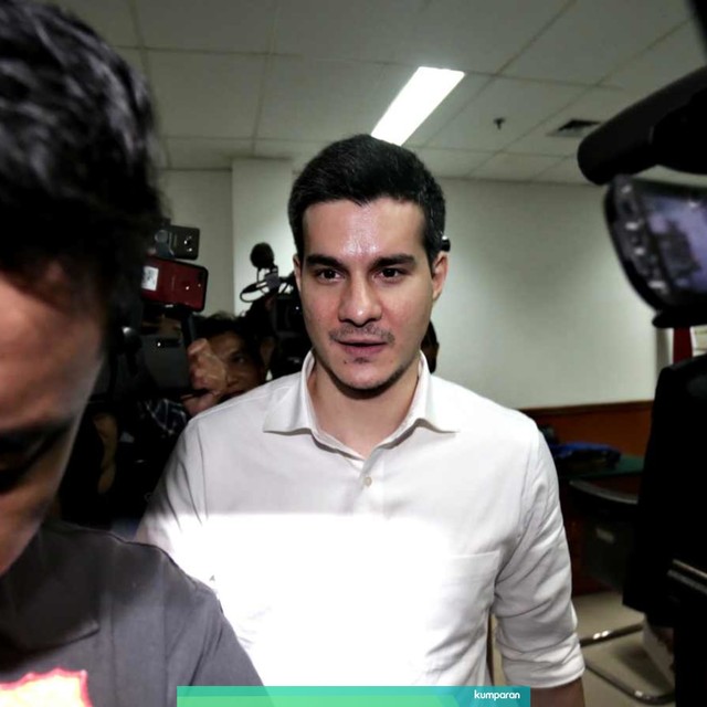Aktor Steve Immanuel jalani sidang tuntutan di PN Jakarta Barat. Foto: Iqbal Firdaus/kumparan